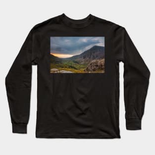 Pen yr Ole Wen and the Ogwen Valley Long Sleeve T-Shirt